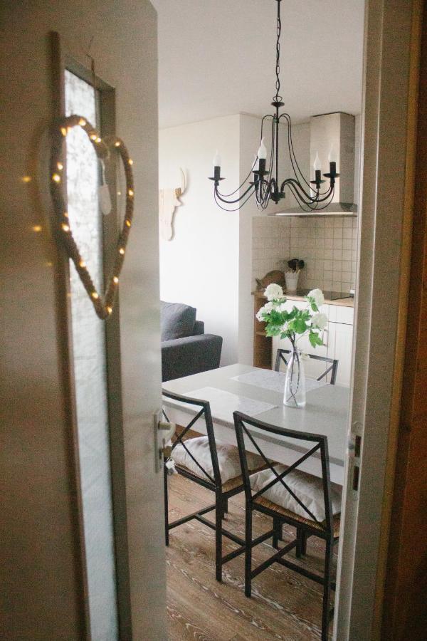 T'Hus Bed & Breakfast Katlijk Bagian luar foto