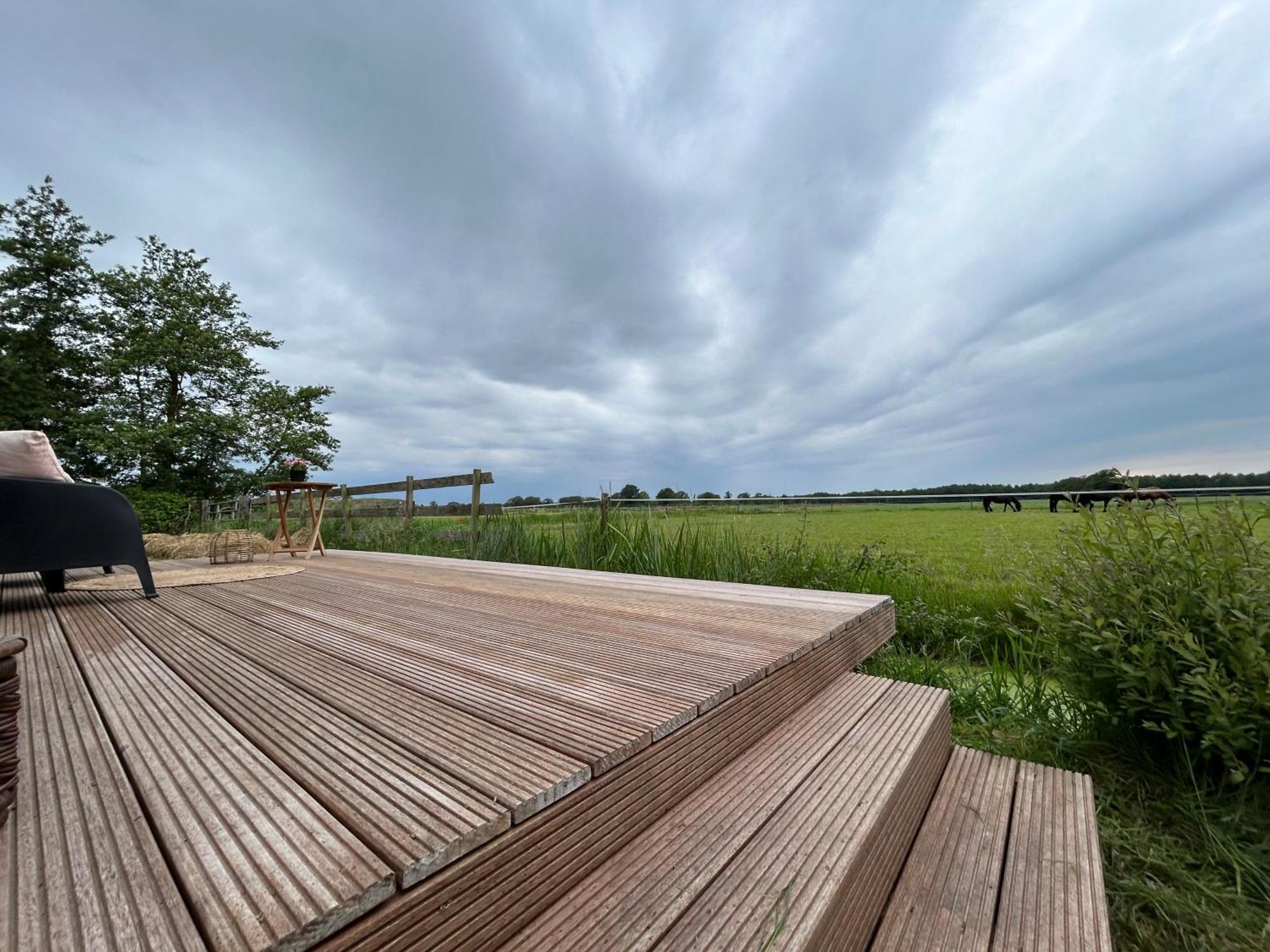 T'Hus Bed & Breakfast Katlijk Bagian luar foto