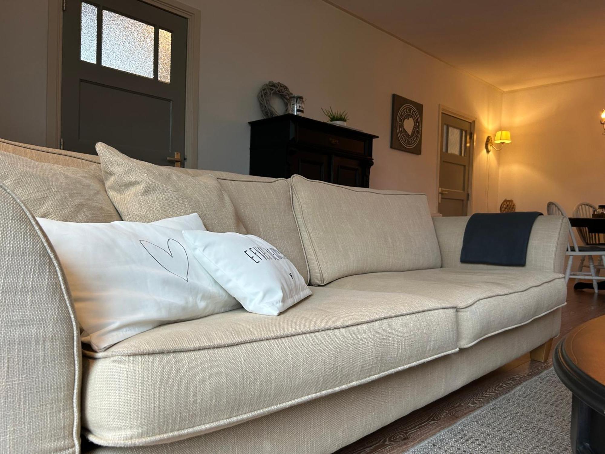 T'Hus Bed & Breakfast Katlijk Bagian luar foto