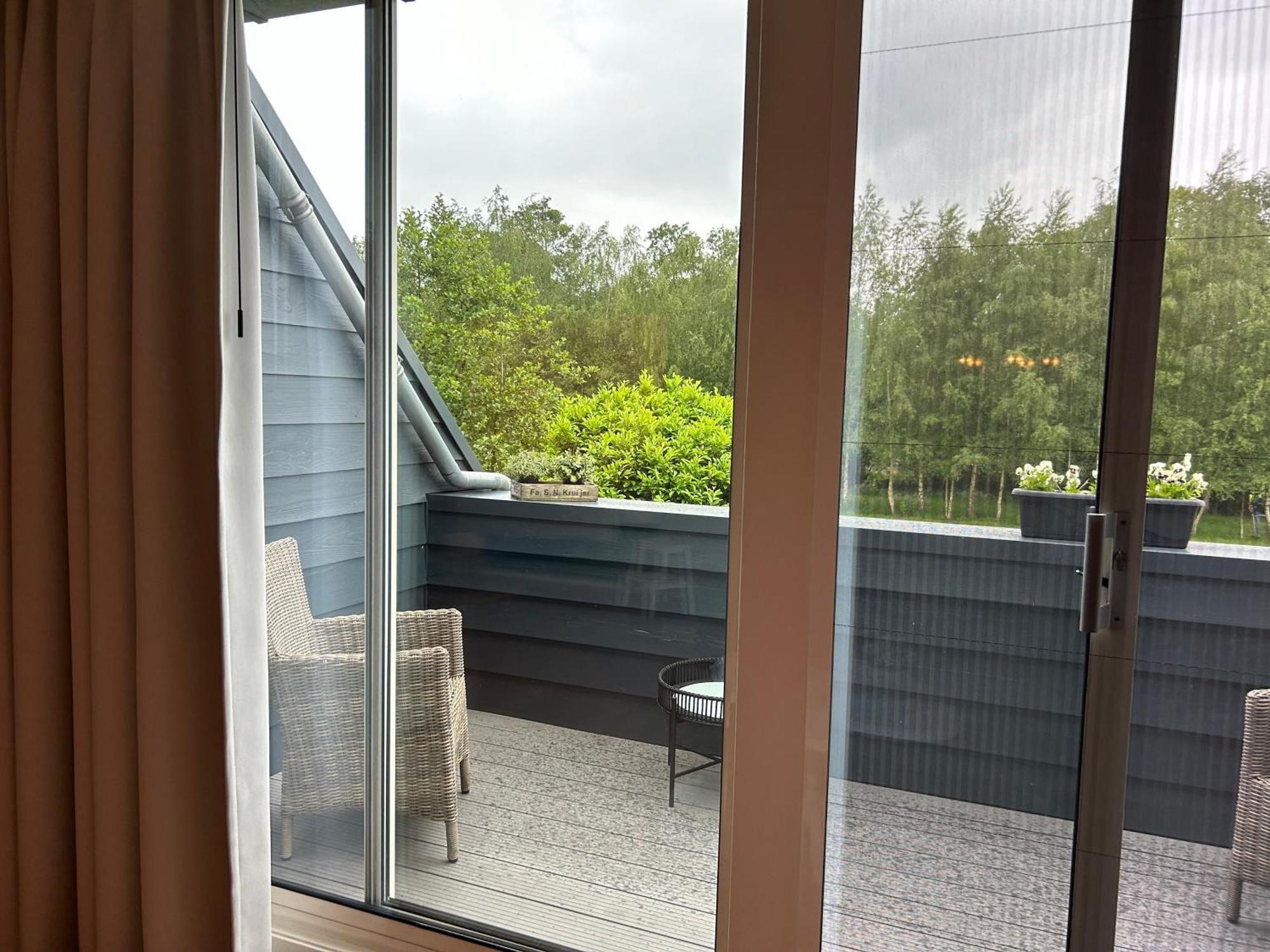 T'Hus Bed & Breakfast Katlijk Bagian luar foto